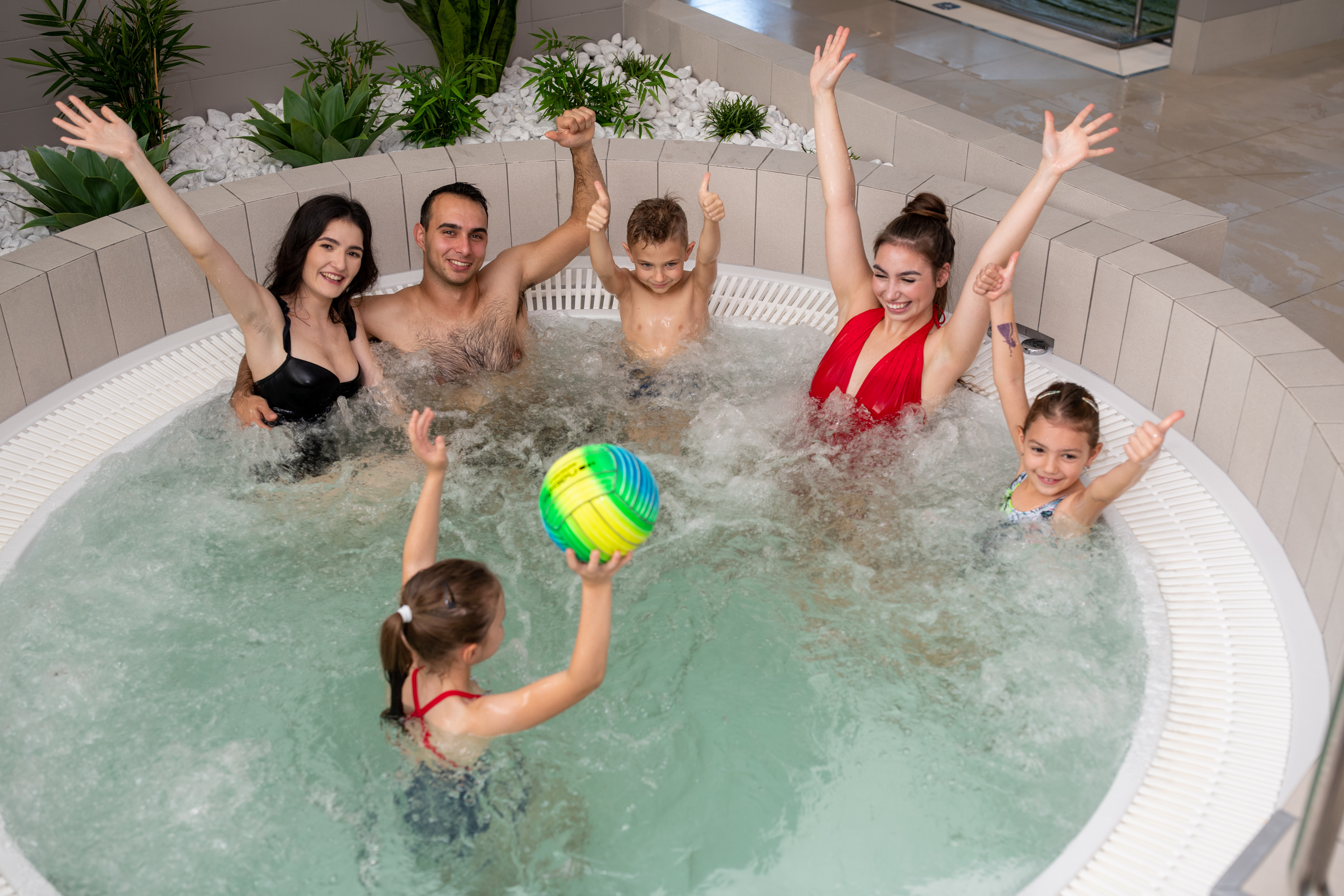 Klienci na&nbsp;basenie