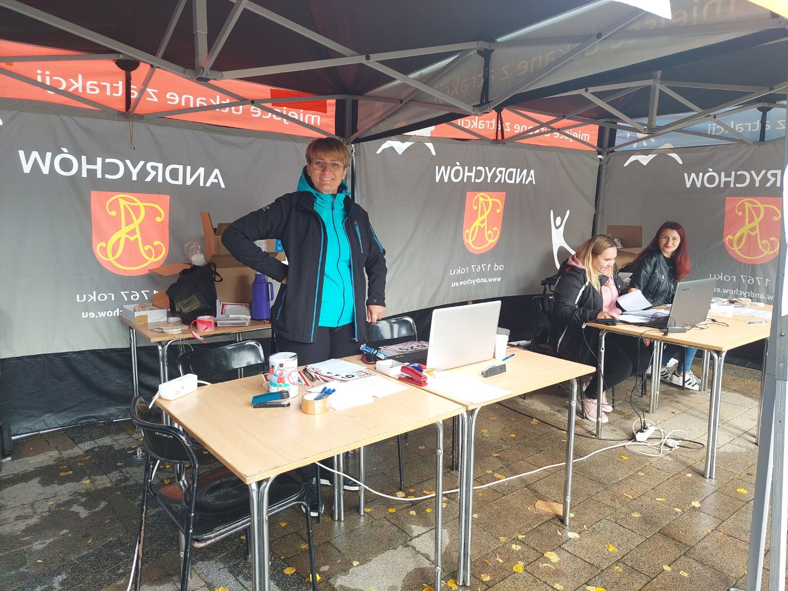 Uczestnicy X Biegu po serce Zbója. Andrychów