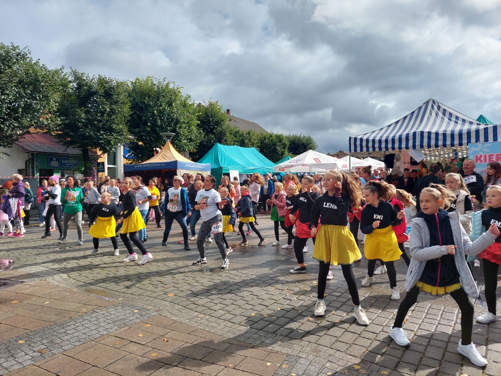 Uczestnicy X Biegu po serce Zbója. Andrychów