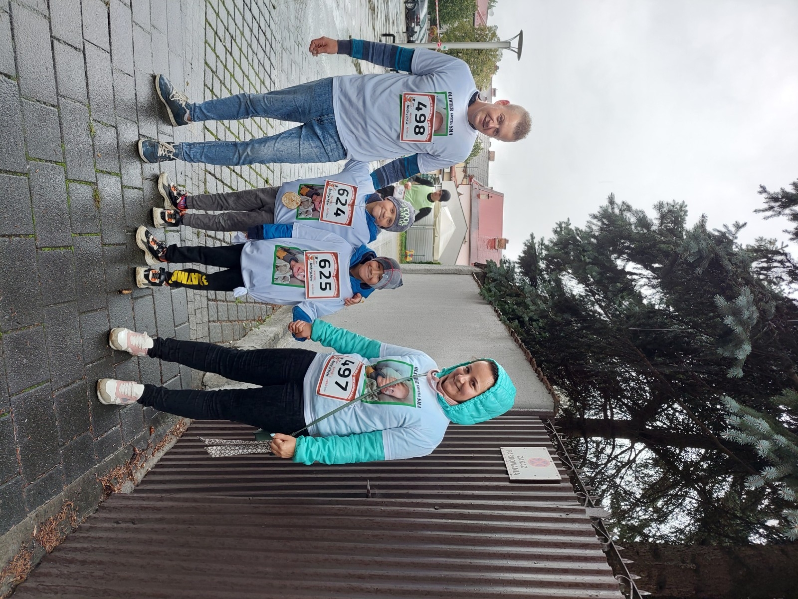 Uczestnicy X Biegu po serce Zbója. Andrychów